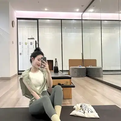 董怡
